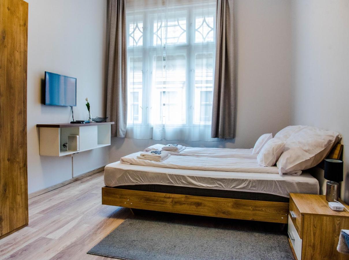 בודפשט Molnar Apartment Cozy City Center Retreat For 2 Ac & Perfect Location! מראה חיצוני תמונה